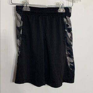 Everlast Kids Athletic Black Camo Panel shorts small